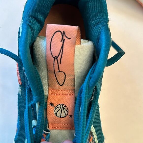 Athletic_Shoes